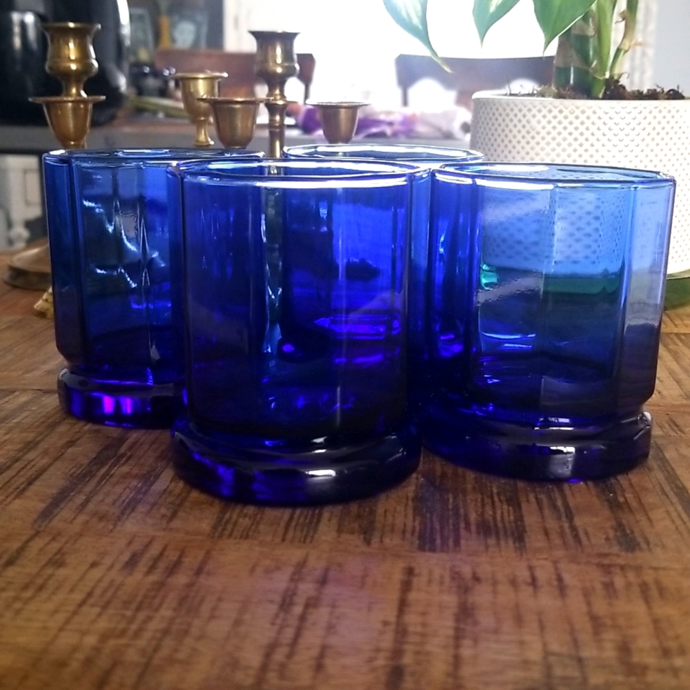 Vintage Retro Set of Four Anchor Hocking Cobalt Blue Essex 10 Panel Glasses - Picture 1 of 9